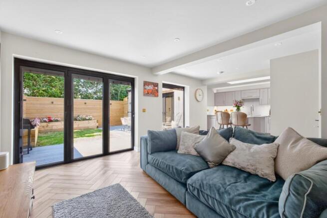 4 bed Semi-Detached for sale Image 3