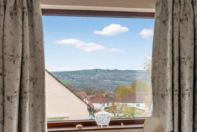 4 bed Detached for sale Image 11