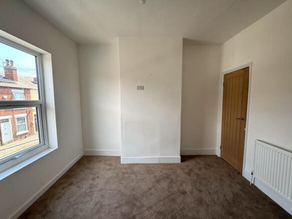2 bed Terraced to rent Image 8