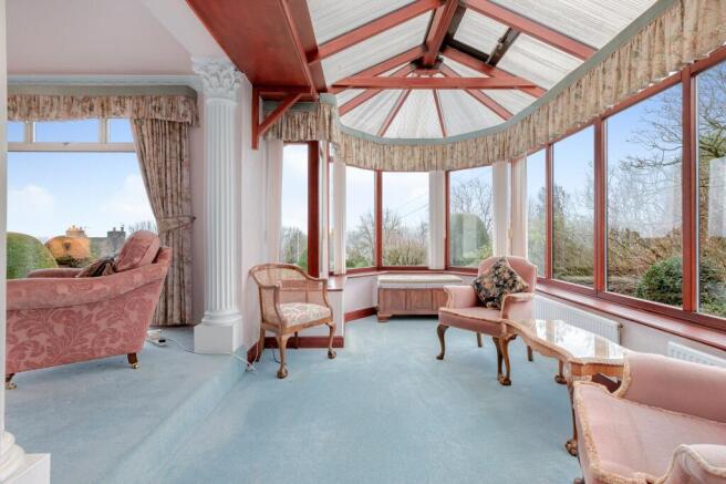 4 bed Detached Bungalow for sale Image 10