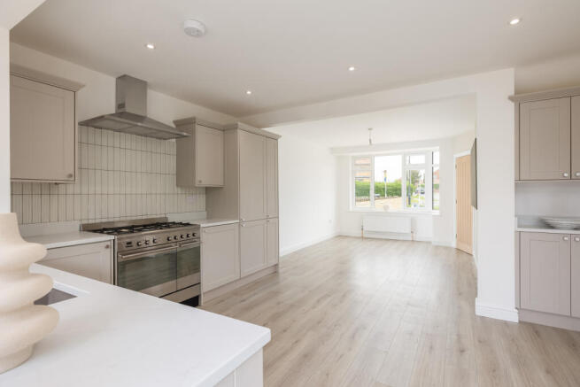 3 bed Semi-Detached for sale Image 4