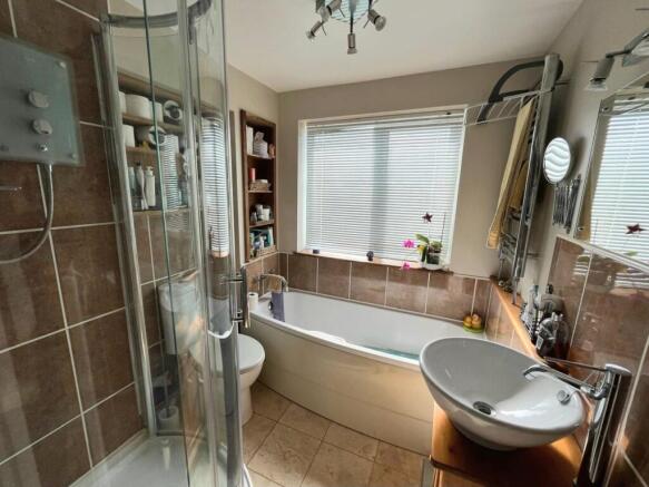 3 bed Semi-Detached for sale Image 11