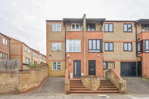 Saunders Ness Road, Isle Of Dogs, London, E14