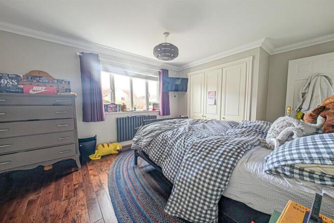 Bed 2.jpg