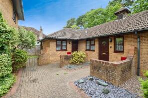 Flat 1, 28 Campbell Mews, Pine Drive, Southampton SO18 5RP