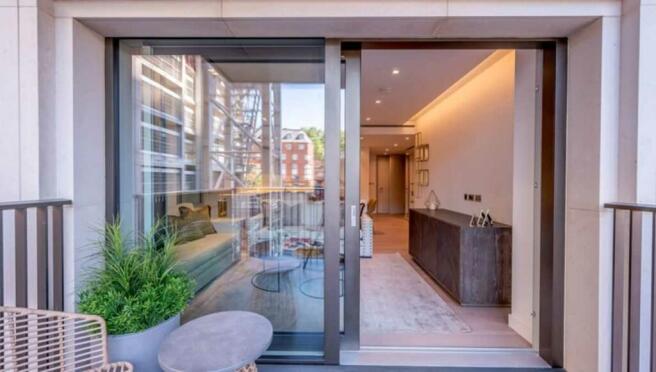 3 bed Apartment to rent Image 6