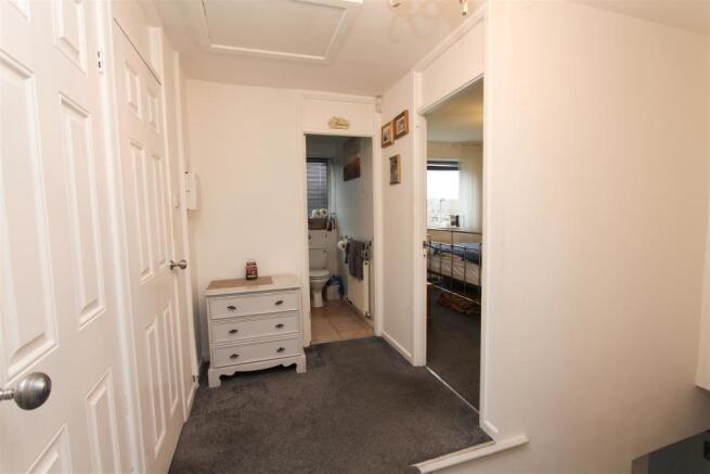 FIRST FLOOR LANDING.jpg
