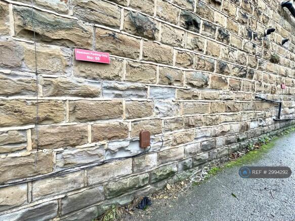 2 bed Terraced to rent Image 9