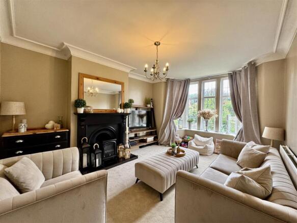4 bed Semi-Detached for sale Image 6