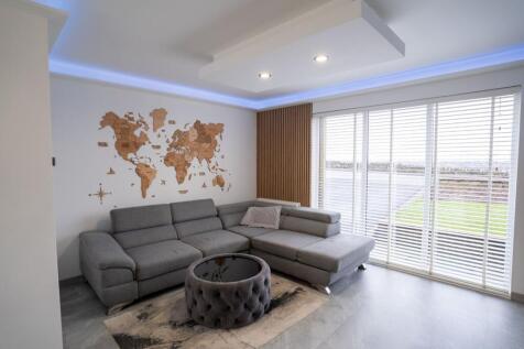 Bennochy Road, Kirkcaldy, KY2