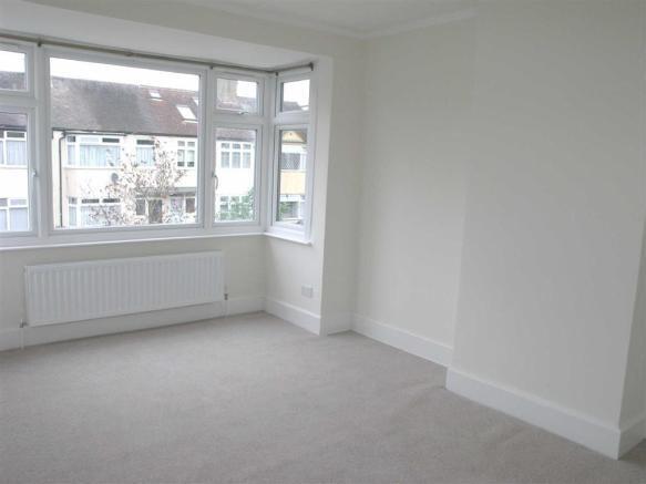 23 Vincam Close bedroom.jpg