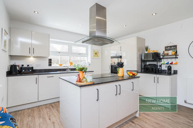 2 bed Detached Bungalow for sale Image 5