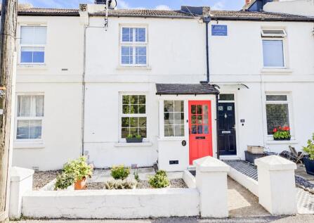 Little Common Road, Bexhill, TN39 4HU