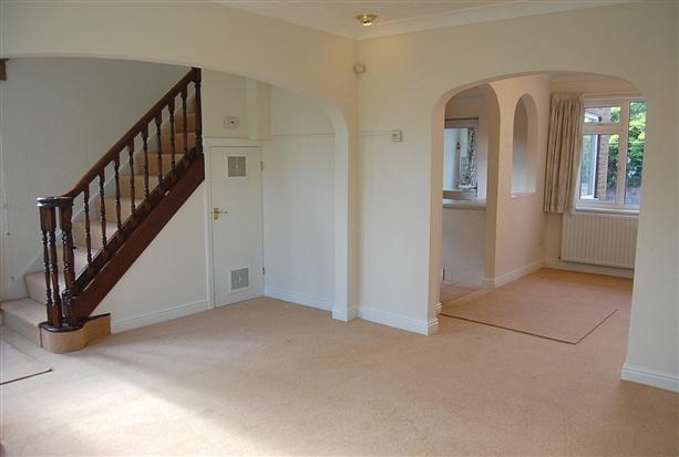 lounge thru to dining room