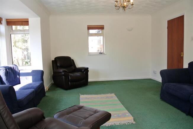 lounge2.jpg