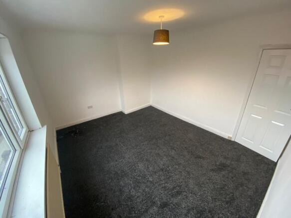 3 bed Semi-Detached to rent Image 5