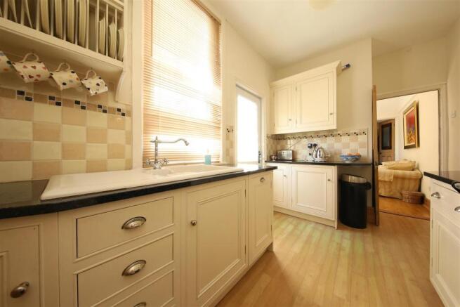 102 Kimberley Rd 1736.JPG