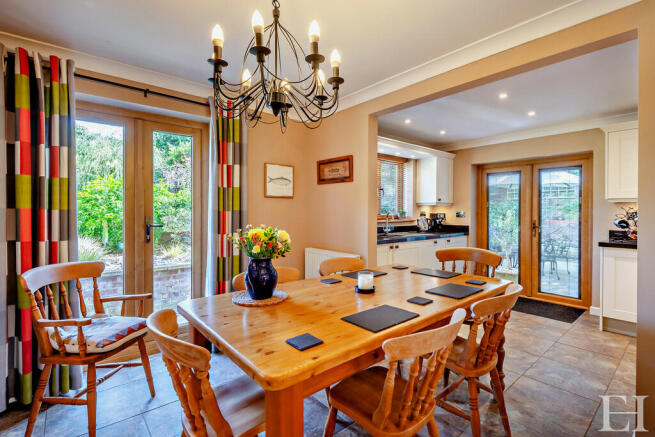 8616740-interiorW...