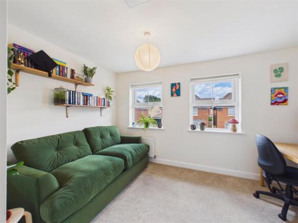 2 bed Semi-Detached for sale Image 8
