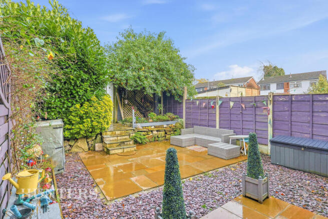 Haugh Lane, Newhey OL16 3RB photo 4