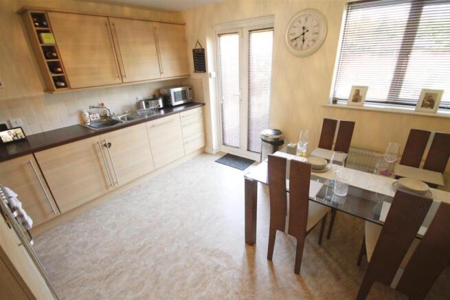 Further Kitchen Image