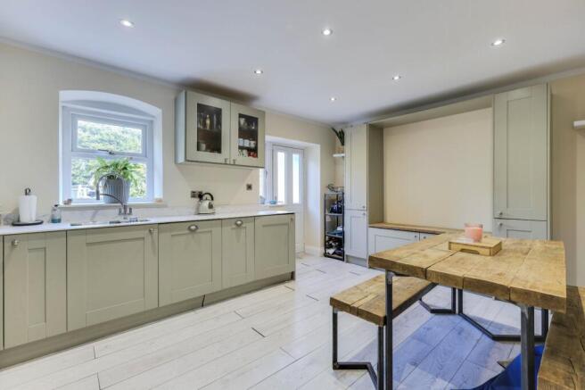3 bed Terraced for sale Image 7