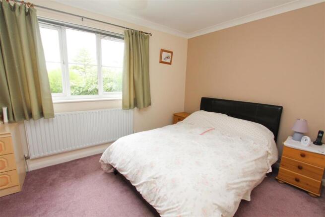 Bedroom 1.jpg