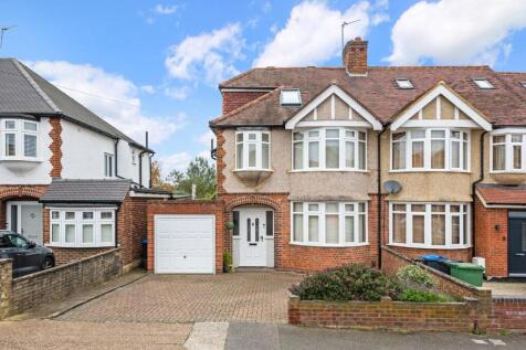 Bolton Road, Chessington, KT9