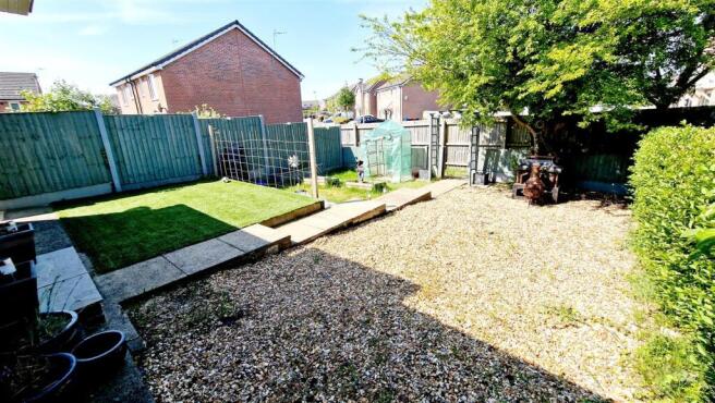 Alt Front Garden