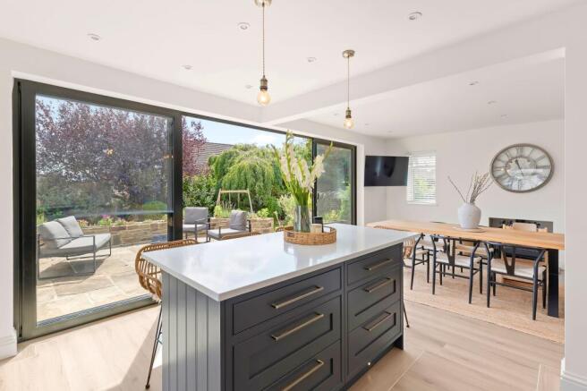 4 bed Detached for sale Image 5