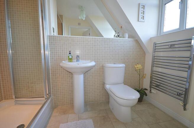 En Suite to Bedroom 