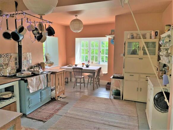 Kitchen 6.JPG