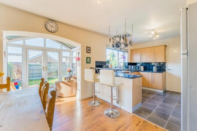 4 bed Detached for sale Image 5