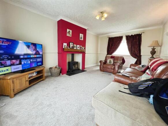 3 bed Semi-Detached for sale Image 4