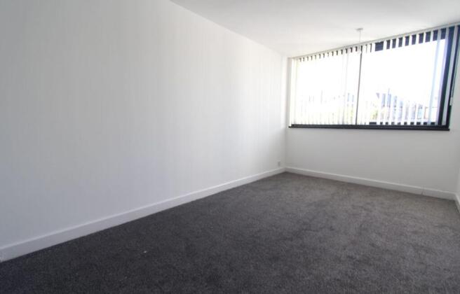 2 bed Flat to rent Image 6