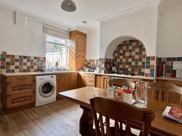 1 bed Flat to rent Image 4