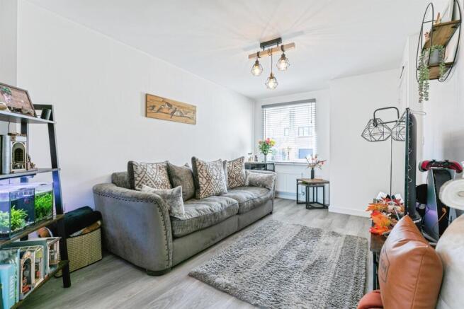 2 bed Town House for sale Image 3