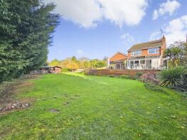 10, Hobsons Acre, Nottingham NG14 7FF