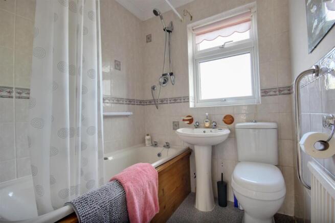3 bed Terraced for sale Image 11