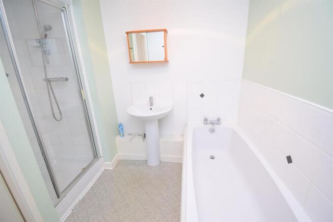 2 bed Apartment for sale Image 7