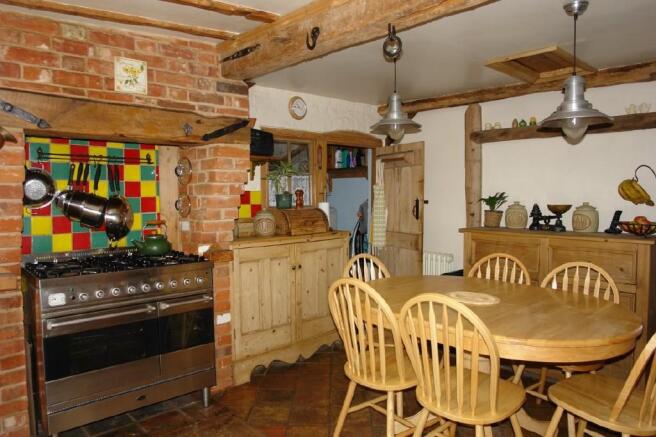 Kitchen/Din Room