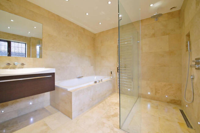 En Suite Master B...