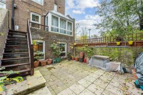 19, Seaforth Crescent, London N5 2BY