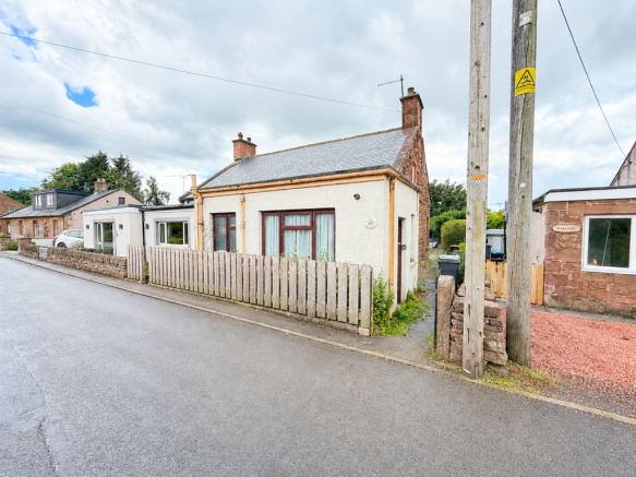 1 Briarbank, Back Road, Locharbriggs, Dumfries, DG