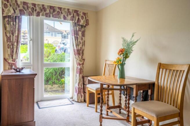 1 bed Retirement Property for sale Image 6