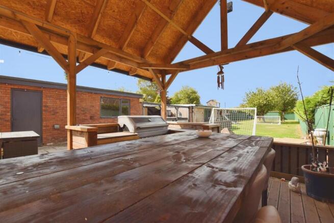 0f42068b-bbq 20area.JPG