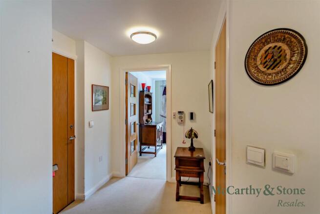 8703080-interior18-800.jpg