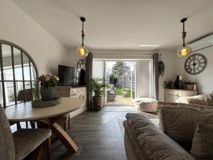 Acacia Lane, Branston, Burton-on-Trent, DE14