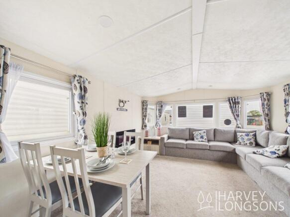 Open plan dining and lounge area in Delta Wadhurst
