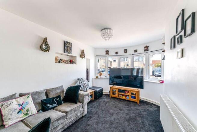 St. Austell Road, Milton - SUPERB FAMILY HOME  photo 4